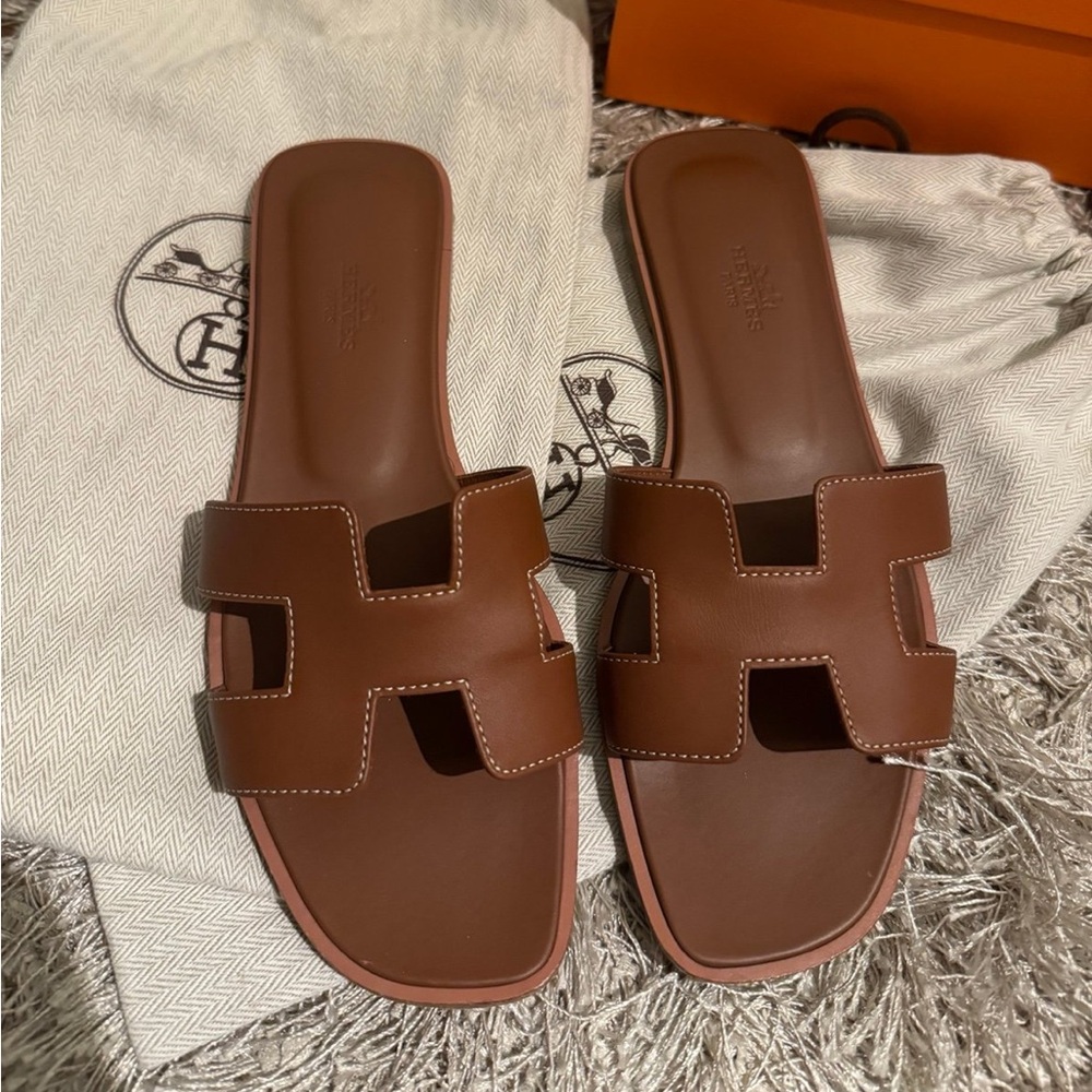 Hermes Oran gold women’s size 38.